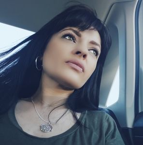 Meet your Posher, Elena